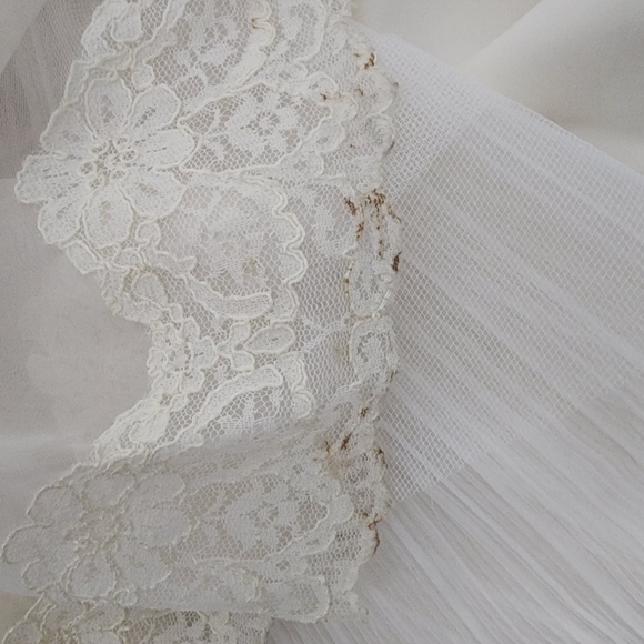 Vintage 80's White Lace Wedding Dress - Picture 15 of 16